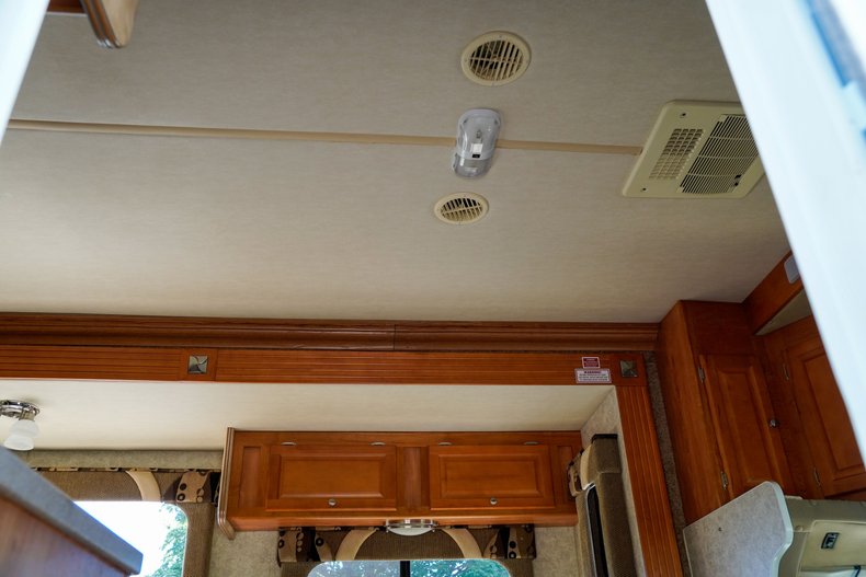 2006 Gulf Stream Endura 8.1L Vortec V8, Best RV Campers, 100% Trusted, Buy Now! - Image 47
