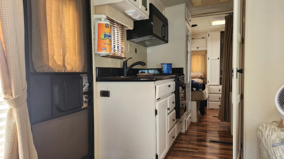 Carriage Calista Vintage 1989 C Class Remodel Ford E350 460 7.5 67, Affordable RV Campers, 100% Trusted, Buy Now! - Image 16