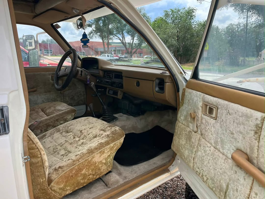 1981 Toyota Sunrader 4x4 Motorhome for Sale | 22R, R151F 5-Speed, Solid Axle 4x4, Toyota Sunrader for sale, 100% Trusted, Buy Now! - Image 22