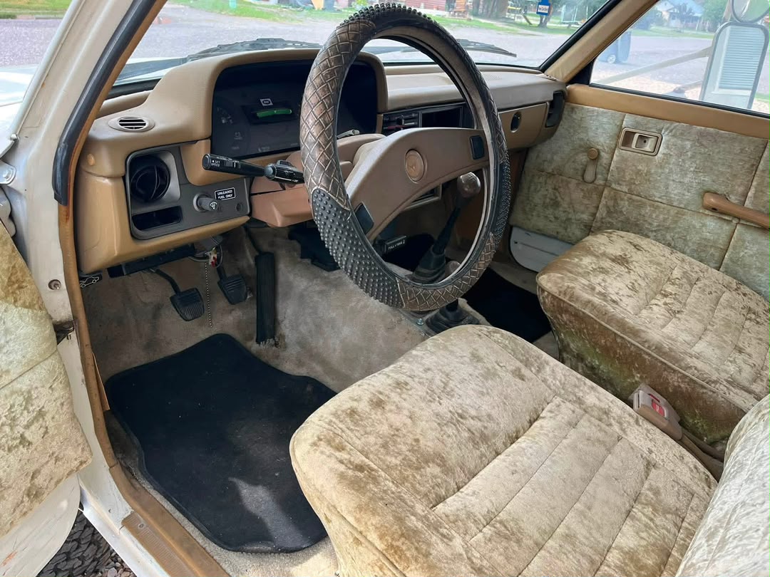 1981 Toyota Sunrader 4x4 Motorhome for Sale | 22R, R151F 5-Speed, Solid Axle 4x4, Toyota Sunrader for sale, 100% Trusted, Buy Now! - Image 21